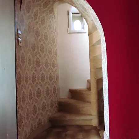 Maison Avec Jolie Vue, 5mn A Pied Du Centre