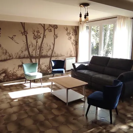 Maison Avec Jolie Vue, 5mn A Pied Du Centre 펜션 *