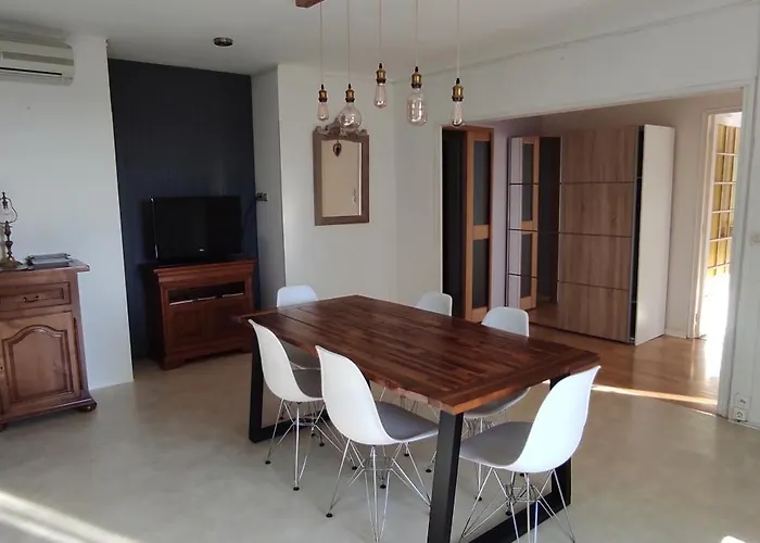 Hébergement de vacances Maison Avec Jolie Vue, 5mn à Pied Du Centre *